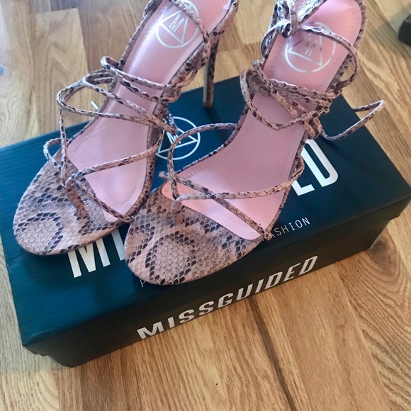 SEXY Lace-Up Heels - Picture 2 of 5